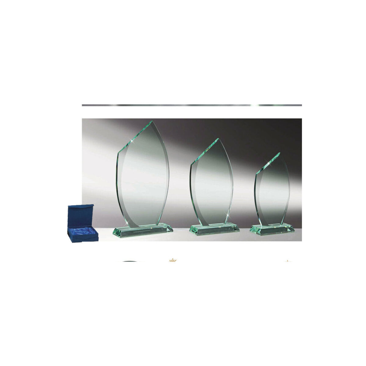 Jadeglas-Trophäe mit Sockel – 68106–68108